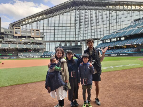 エスコンフィールド北海道 スタジアムツアー　見学ツアー ファイターズガール